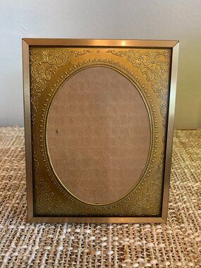 Vintage 5"x 4" Brass/Goldtone Intricate Embossed Victorian Oval Mat Metal Frame